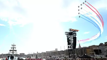 Marsilya'da Paris 2024 Olimpiyat Oyunları meşalesi büyük bir törenle karşılandı