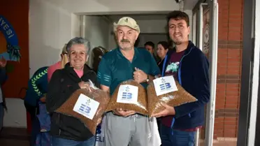Edremit Belediyesi Ücretsiz Mama Dağıtımına Başladı