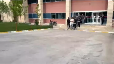 Salihli'de emeklileri dolandıran 14 kişi gözaltına alındı