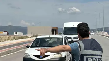 Bursa Emniyet Müdürlüğü, 'Şirin dede' lakaplı torbacıyı uyuşturucu ile yakaladı