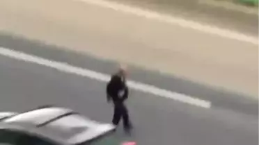 Bursa'da alkollü şahıs tehlikeli şekilde karayolundan geçti