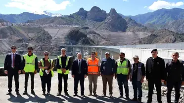 Artvin Valisi Yusufeli Merkez Viyadüğü'nde incelemelerde bulundu