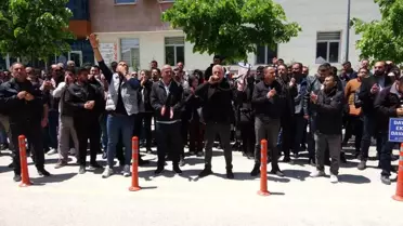 Van'daki belediyelerden çıkarılan işçiler düdüklü eylem yaptı