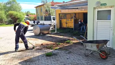 İnönü Belediyesi Kümbet Mahallesi'nde temizlik çalışması yaptı