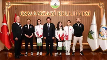 ABFA Spor Kulübü Eskrim Sporcuları Osmangazi Belediye Başkanı'nı Ziyaret Etti