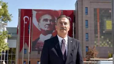 Tepebaşı Belediye Başkanı Ahmet Ataç, 19 Mayıs'ı kutladı