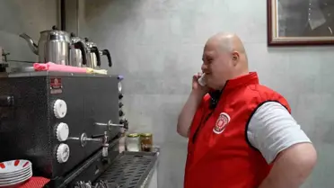 Gürsu Belediye Başkanı Engelliler Haftası'nda Down Sendromlu Mesut'u Çay Ocağının Başına Getirdi