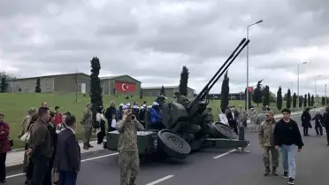 Tekirdağ'da lise öğrencileri 19 Mayıs etkinliğinde askeri sergi gezdi
