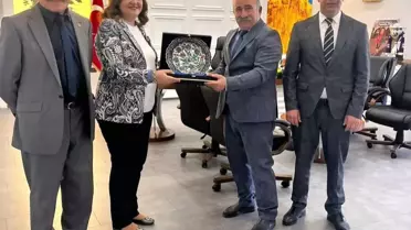 Kütahya Belediye Başkanı Zekeriya Yılmaz, Afyonkarahisar Belediye Başkanı Burcu Köksal'ı ziyaret etti