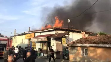 Manisa Kula'da çıkan yangında iş yeri ve evler hasar gördü