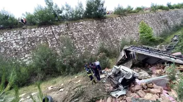 Yatağan-Milas karayolunda kamyon şarampole yuvarlandı