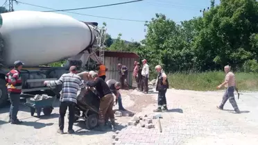 Zonguldak'ta Göbü köyü vatandaşları imece usulü yol çalışmasına katıldı