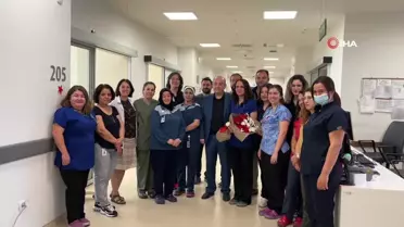 Manisa Şehir Hastanesi Yılın Hemşiresini Tebrik Ediyor
