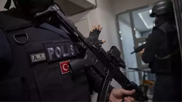 Uyuşturucu baskınında kokmuş et bulundu