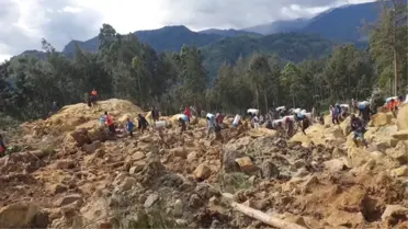 Papua Yeni Gine'de bilanço ağırlaşıyor! 1100 ev toprak altında kaldı, ölü sayısı 300'ün üzerine çıktı
