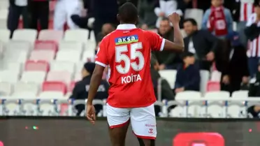 Sivasspor'da Fode Koita sakatlandı, yerine Meniq girdi
