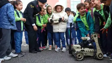 Eskişehir İl Jandarma Komutanlığı, öğrencilerle 185. Kuruluş Yıl Dönümünü kutladı
