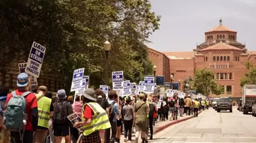 Kaliforniya Üniversitesi'nde Akademik Personel Protesto Gösterisi