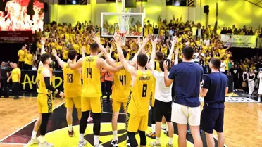 Mersin Büyükşehir Belediyesi Spor Kulübü Play-off'ta şampiyonluğa yaklaşıyor