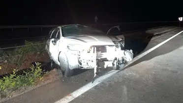 Sivas'ta refüje çarpan otomobil takla attı: 5 yaralı