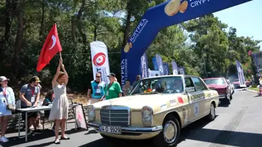 Batı Anadolu Rallisi'nde Milyon Dolarlık Klasik Otomobiller Göz Kamaştırdı