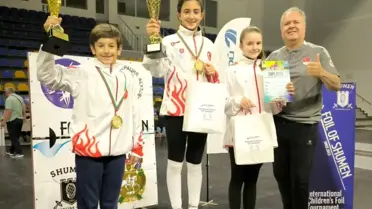 Eskişehirli Eskrimciler Bulgaristan'da 2 Birincilik Elde Etti