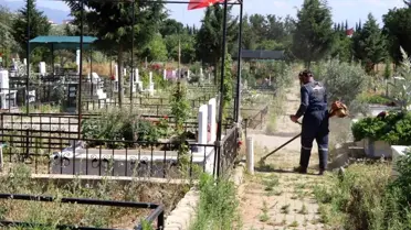 Nazilli Belediyesi Kurban Bayramı öncesi mezarlıklarda temizlik çalışması başlattı