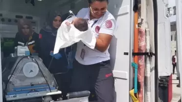 Van'da kalp yetmezliği olan bebek, ambulans uçakla İstanbul'a götürüldü