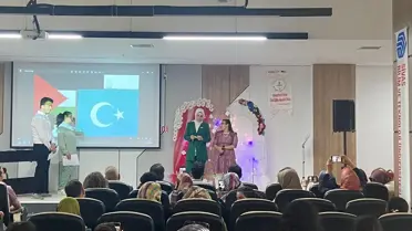 Sivas Ahmet Kutsi Tecer Özel Eğitim Okulu Öğrencileri Barış Temalı Şiir Dinletisi Sundu