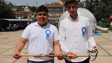 Kastamonu'da Lise Öğrencileri Görme Engellilere Yardımcı Olacak Akıllı Baston Geliştirdi