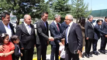 Arınç'ın Sezer'e Yanıtı Sert Oldu: 'Tehlikede Olan Rejim Değil Statükocuların Gücü'