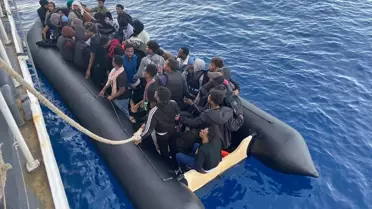 İzmir'de 55 düzensiz göçmen kurtarıldı, 10 yabancı uyruklu yakalandı