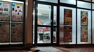 Sarıoğlan'da şiddetli rüzgar etkili oldu