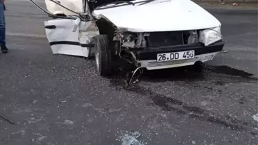 Diyarbakır'da otomobil ile traktör çarpışması: 3 yaralı