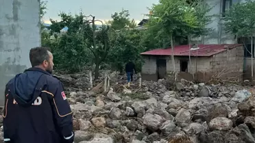 Kars'ın Kağızman ilçesinde sel felaketi: Ev ve ahırlarda hasar meydana geldi