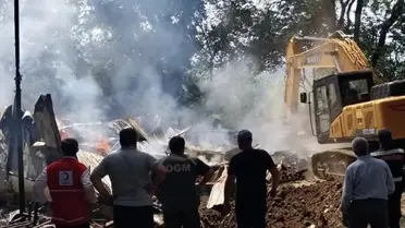 Sinop'un Durağan ilçesinde çıkan yangında 5 evde hasar oluştu