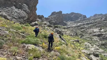Hakkari'de Dağcılar Sümbül Dağı'na Zirve Tırmanışı Başlattı