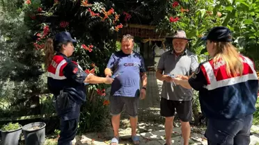 Edirne'de Jandarma Ekipleri Esnafa KADES Uygulamasını Tanıttı