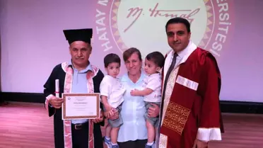 63 Yaşındaki İsmail Güzelmansur, 8. Diplomasını Bölüm Birincisi Olarak Aldı