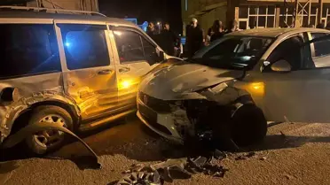 Hakkari Yüksekova'da İki Araç Çarpıştı: 85 Yaşındaki Bir Kişi Yaralandı