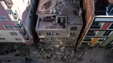 Bahçelievler'de çöken binaya soruşturma başlatıldı