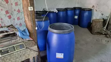 Çorum Alaca'da 3 Bin Litre Sahte İçki Ele Geçirildi, 2 Kişi Gözaltına Alındı