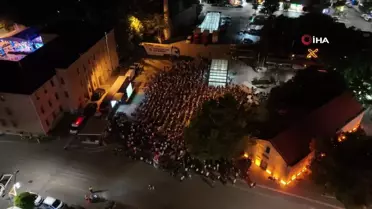 Isparta'da Vatandaşlar Dev Ekrandan Türkiye Maçını İzledi