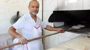 Hatay'da Hava Sıcaklığı 40 Derecenin Üzerine Çıktı, Fırıncılar Zorlu Mesai Yapıyor