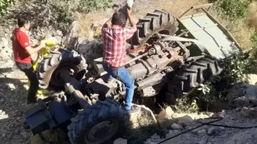 Besni'de devrilen traktörün sürücüsü yaralandı