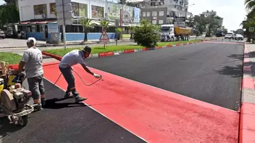 Antalya Muratpaşa Belediyesi Lara Caddesi'nde Asfalt Yenileme Çalışmalarını Tamamladı