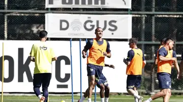 Fenerbahçe, yeni sezon hazırlıklarına devam ediyor