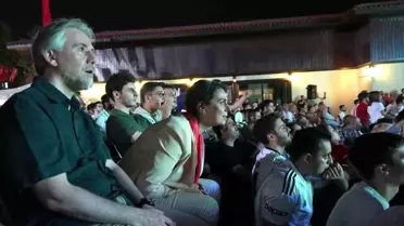 Üsküdarlılar Avusturya maçını dev ekranda izledi