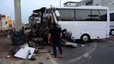 Manavgat'ta Midibüs Kazası: 1 Ölü, 20 Yaralı