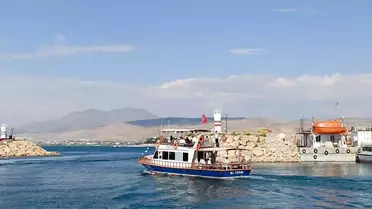 Van'da Denizcilik ve Kabotaj Bayramı Kutlamaları